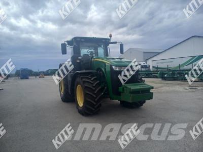 John Deere 8370R トラクター