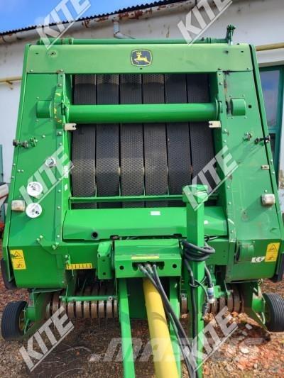 John Deere 852 ラウンドベーラー