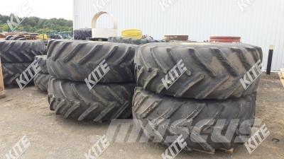 John Deere 9520R トラクター