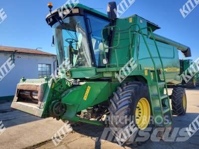 John Deere 9560 WTS 2WD コンバイン