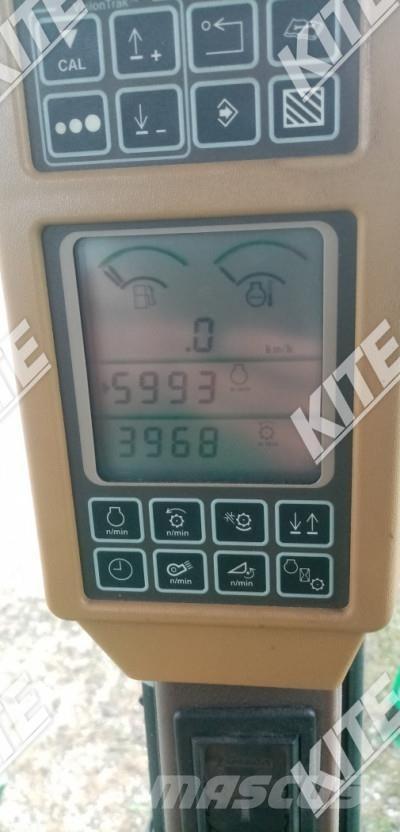 John Deere 9880i STS コンバイン