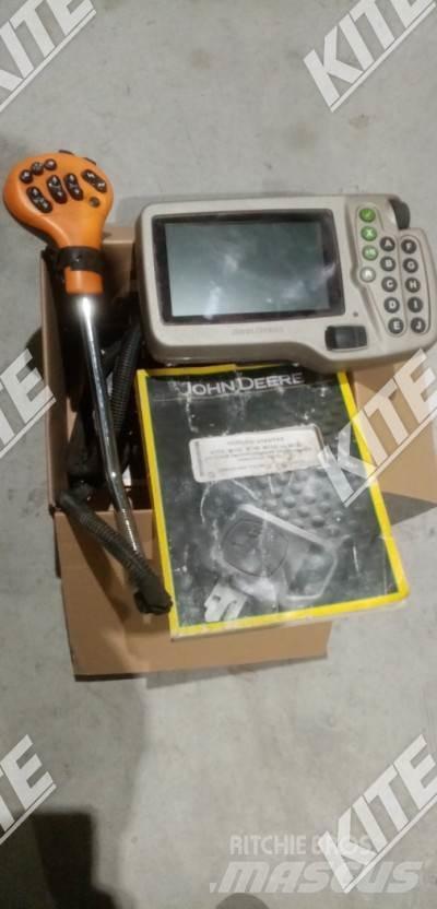 John Deere M740/27M 牽引型スプレイヤー