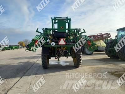 John Deere M740i 牽引型スプレイヤー