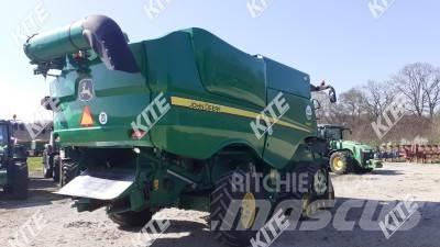 John Deere S680i 4WD コンバイン