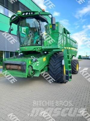 John Deere S780i コンバイン