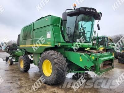 John Deere T550 2WD コンバイン