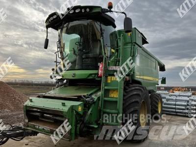 John Deere T660 コンバイン