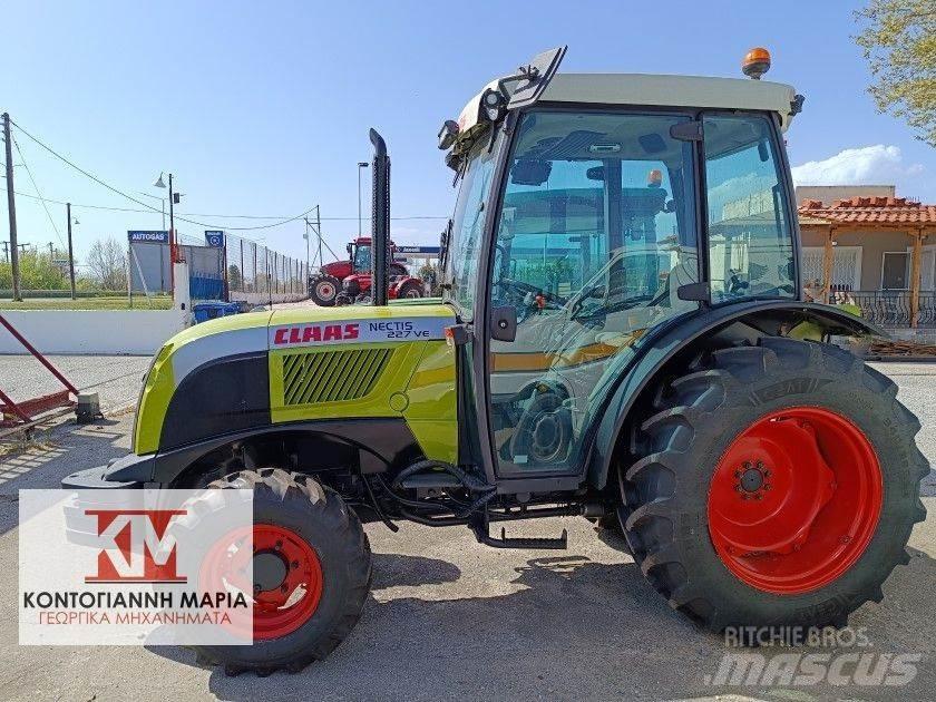 CLAAS NECTIS 227VE トラクター