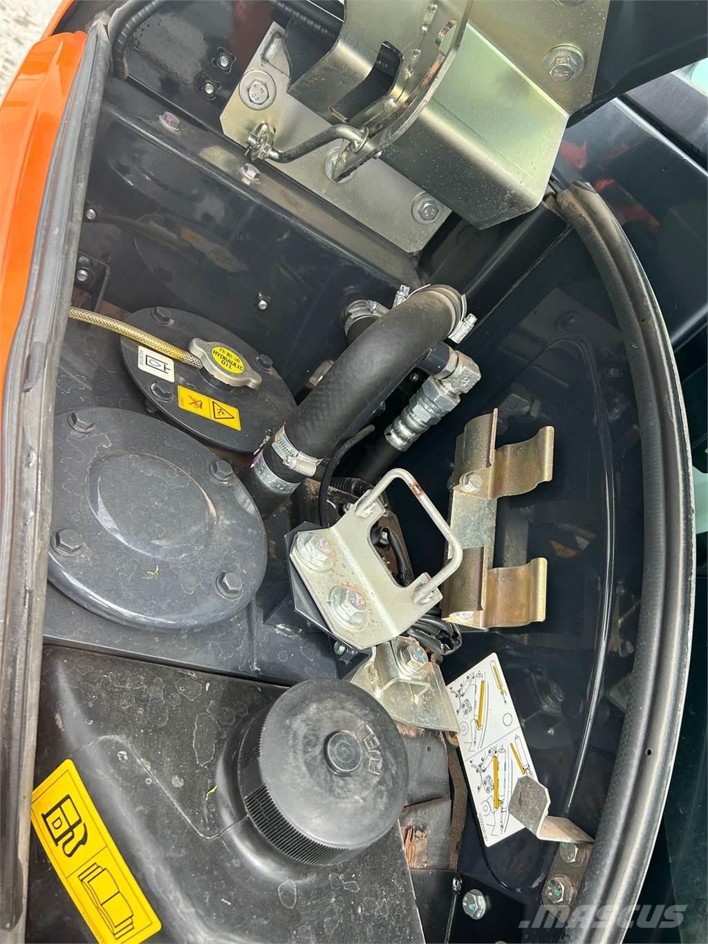 Hitachi ZX38U-6 大型油圧ショベル12t以上（パワーショベル・ユンボ）