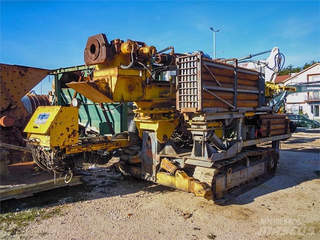 Atlas Copco Mustang 13-F3 サーフェイスドリルリグ