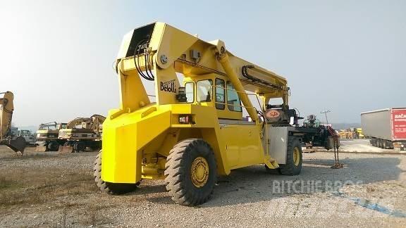 Belotti TRITON FB45/23 テレスコーピックハンドラー
