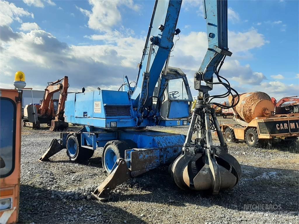 Fuchs F 713,3M 廃棄物／工業産廃処理機