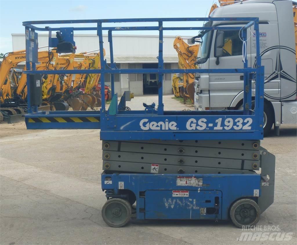 Genie GS 1932 ブームリフト　屈伸型