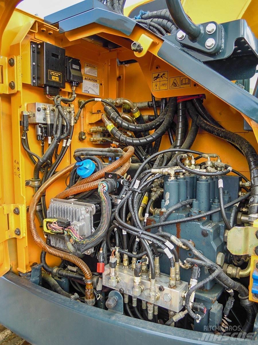 Hyundai HX145LCR 大型油圧ショベル12t以上（パワーショベル・ユンボ）