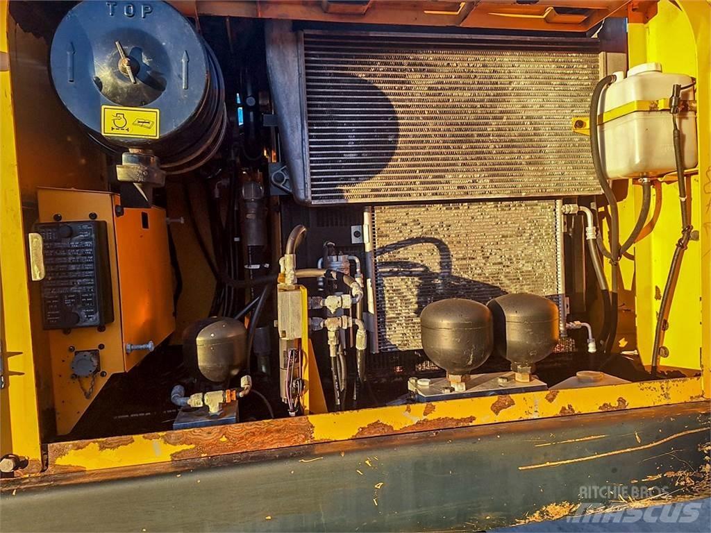 Hyundai R170W-7A ホイール式油圧ショベル（パワーショベル・ユンボ・バックホー）