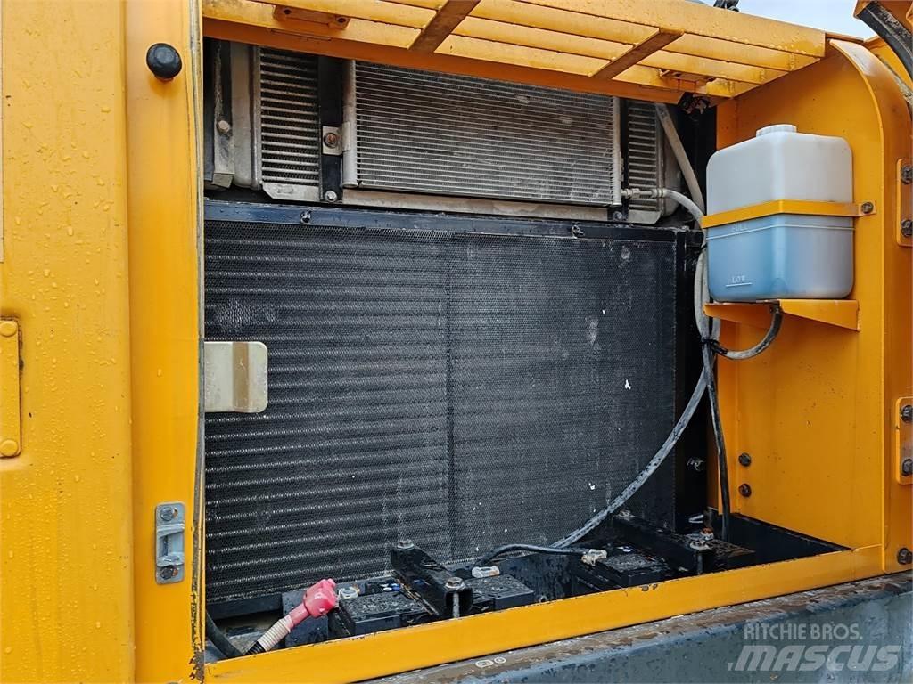 Hyundai R250NLC-7A 大型油圧ショベル12t以上（パワーショベル・ユンボ）