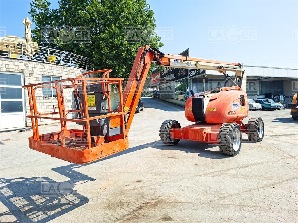 JLG 600AJ ブームリフト　屈伸型