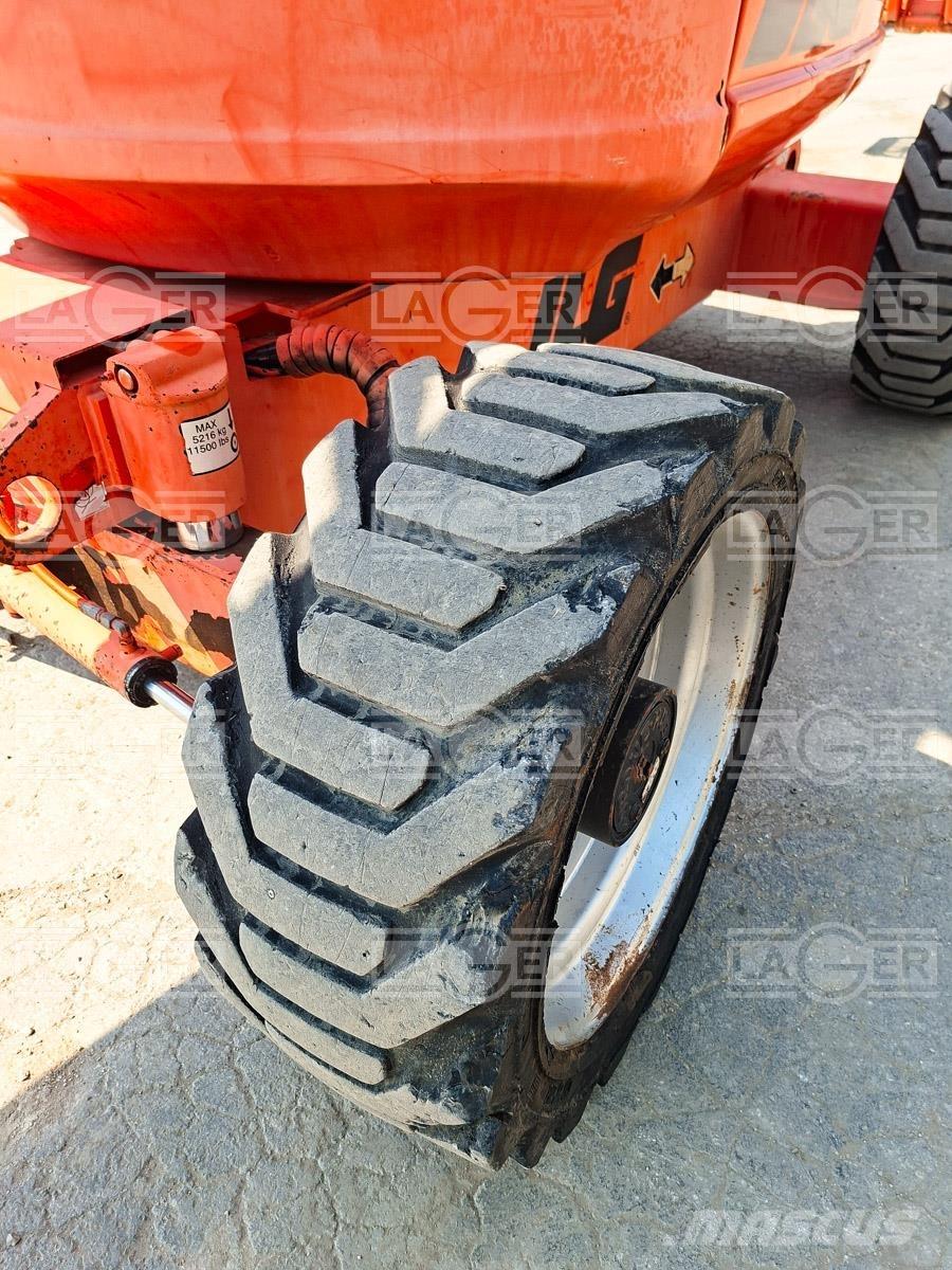 JLG 600AJ ブームリフト　屈伸型