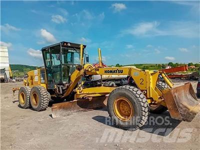 Komatsu GD655-3A モーターグレーダー