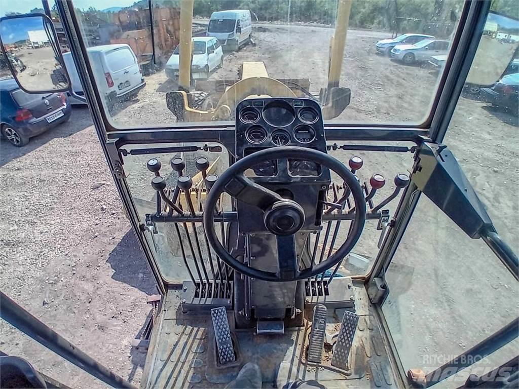 Komatsu GD655-3A モーターグレーダー
