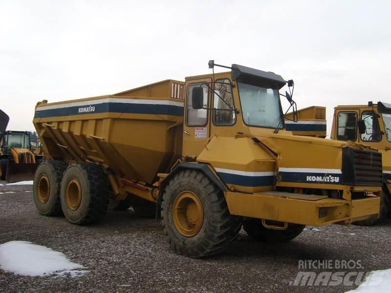 Komatsu HA270-3 アーティキュレート式ダンプトラック
