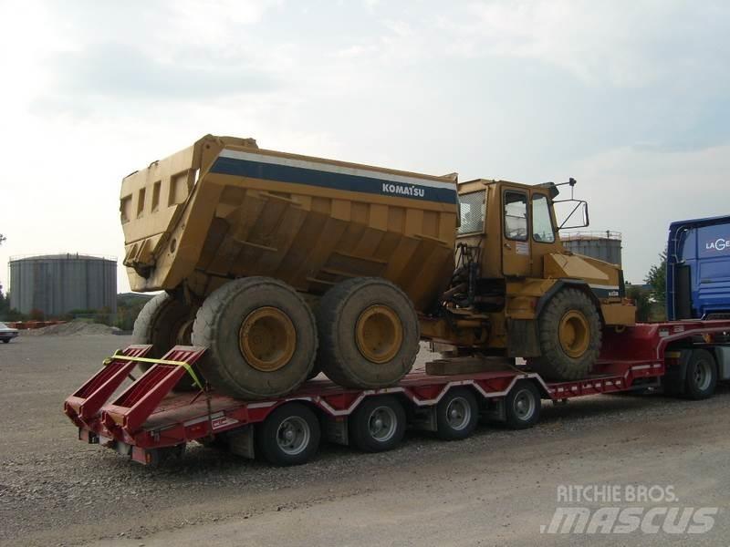 Komatsu HA270-3 アーティキュレート式ダンプトラック
