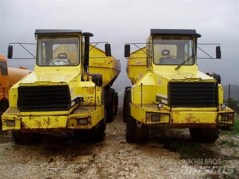 Komatsu HA270-3 アーティキュレート式ダンプトラック