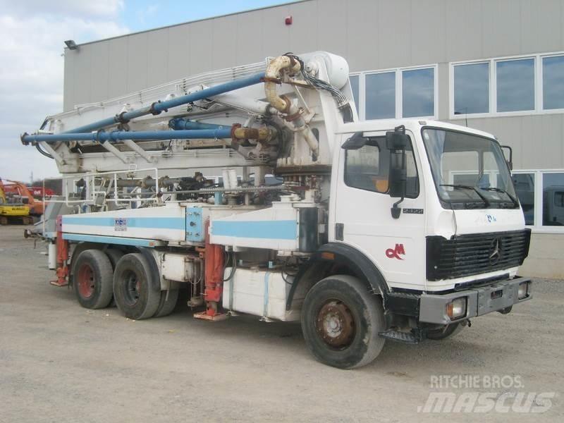 Mercedes-Benz 2422 コンクリートポンプ車