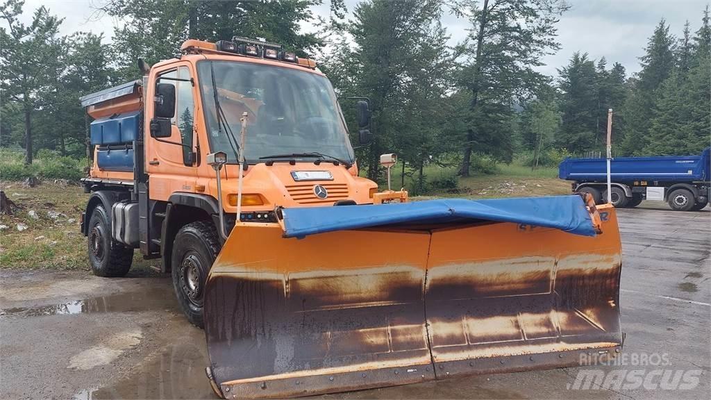 Mercedes-Benz Unimog U400 多目的／汎用車両