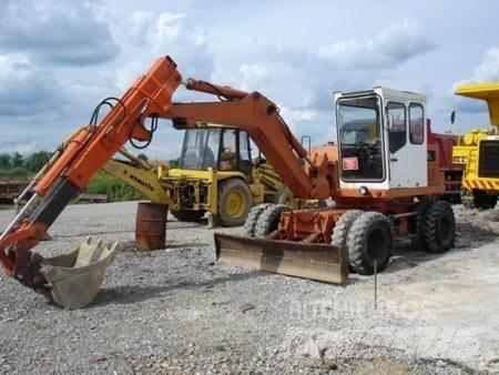 Schaeff HML 40 ホイール式油圧ショベル（パワーショベル・ユンボ・バックホー）