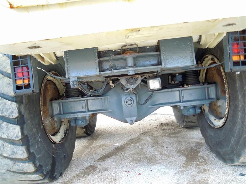 Terex TA27 アーティキュレート式ダンプトラック