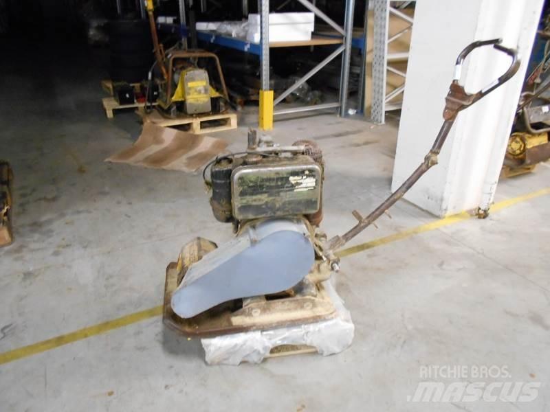 Wacker DPU 2950 プレートコンパクター