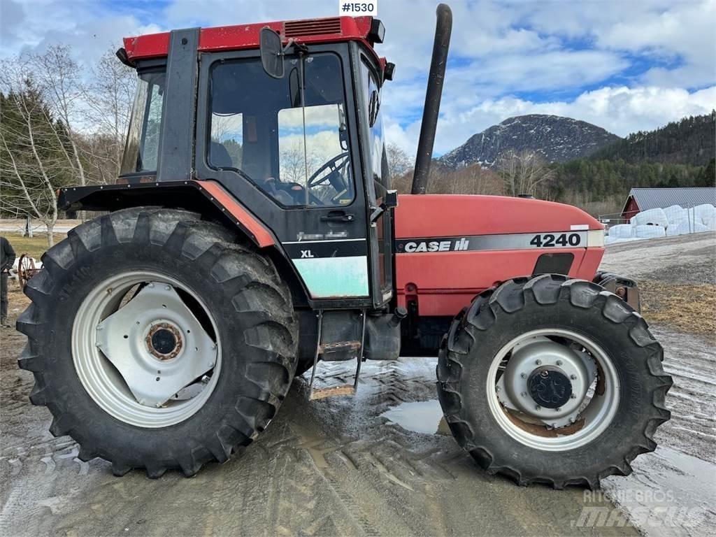 CASE IH 4240 XL トラクター