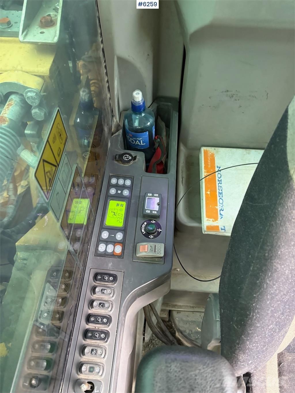 CAT 324 E 大型油圧ショベル12t以上（パワーショベル・ユンボ）