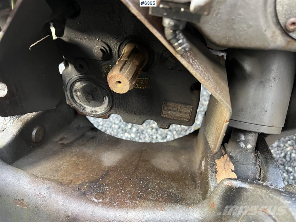 CLAAS Arion 460 トラクター