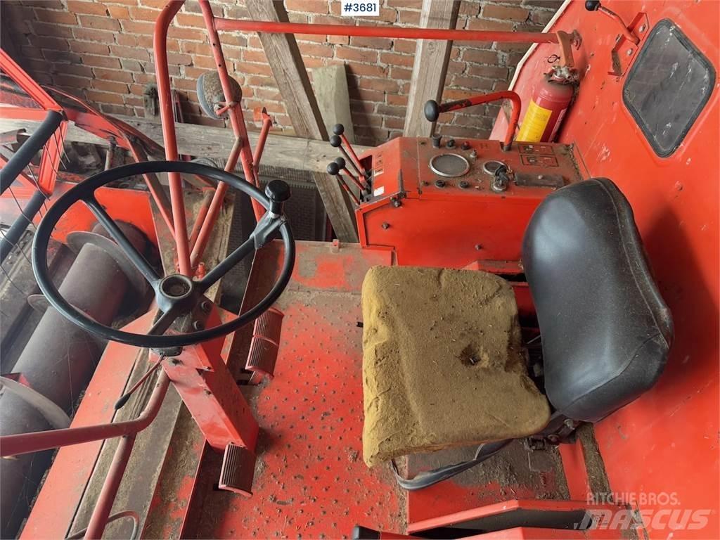 Deutz Fahr M900 コンバイン