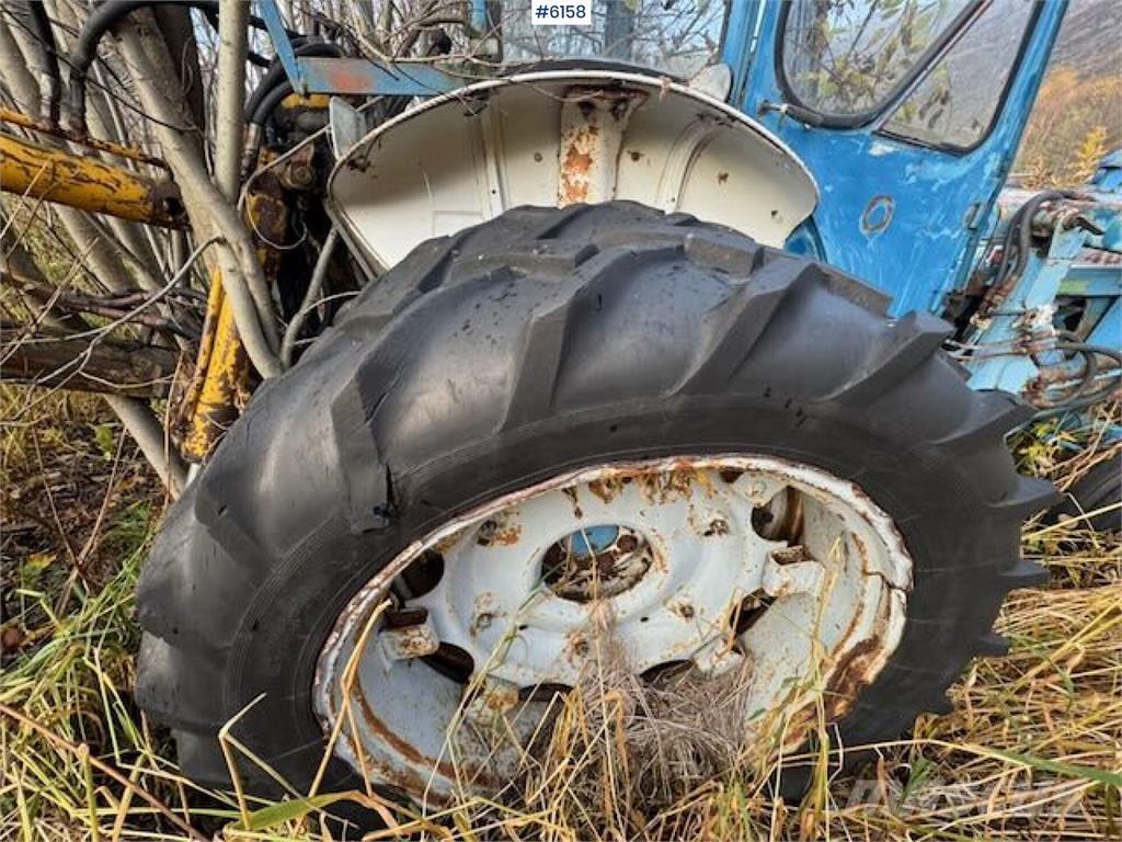 Ford 4000 トラクター