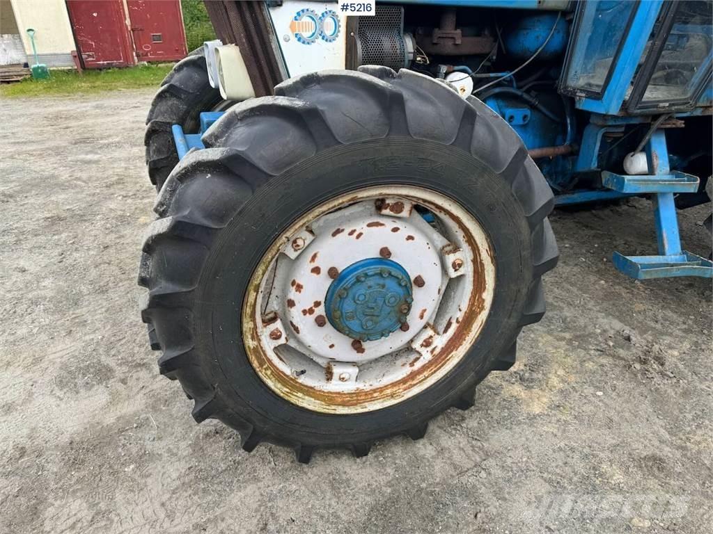 Ford 4610 4x4 トラクター
