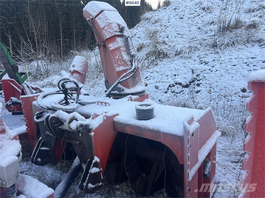 Globus snøfres スノーブレードとプラウ