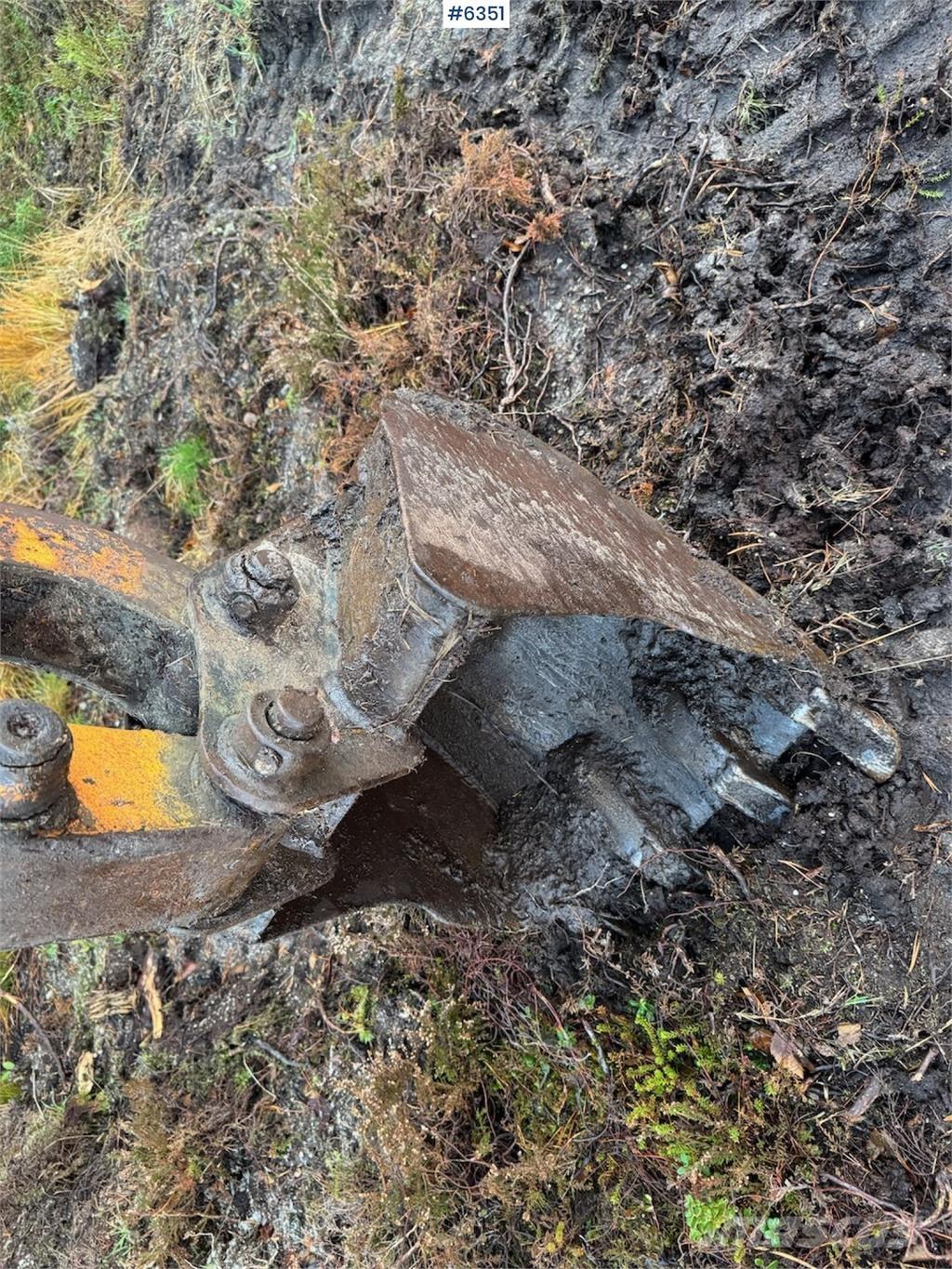 Hanix N 260-2 大型油圧ショベル12t以上（パワーショベル・ユンボ）