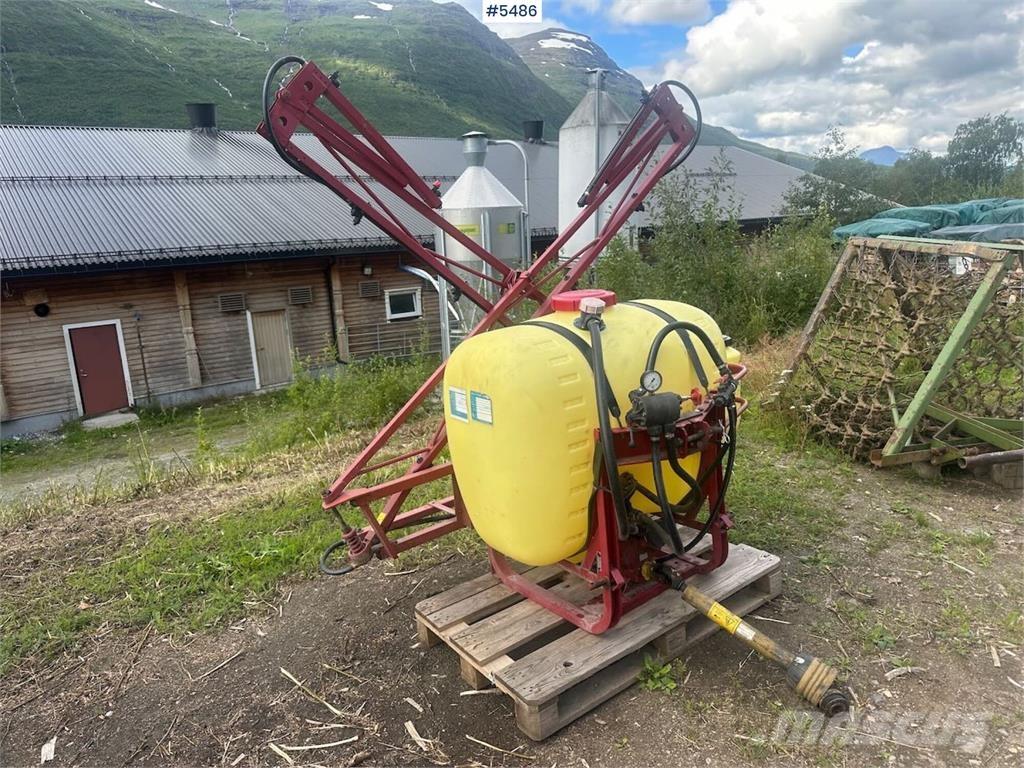 Hardi 400 牽引型スプレイヤー