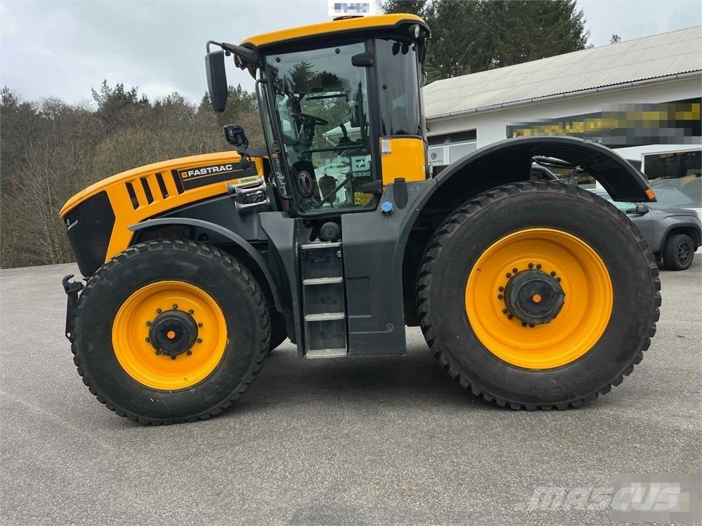 JCB Fastrac 8330 トラクター