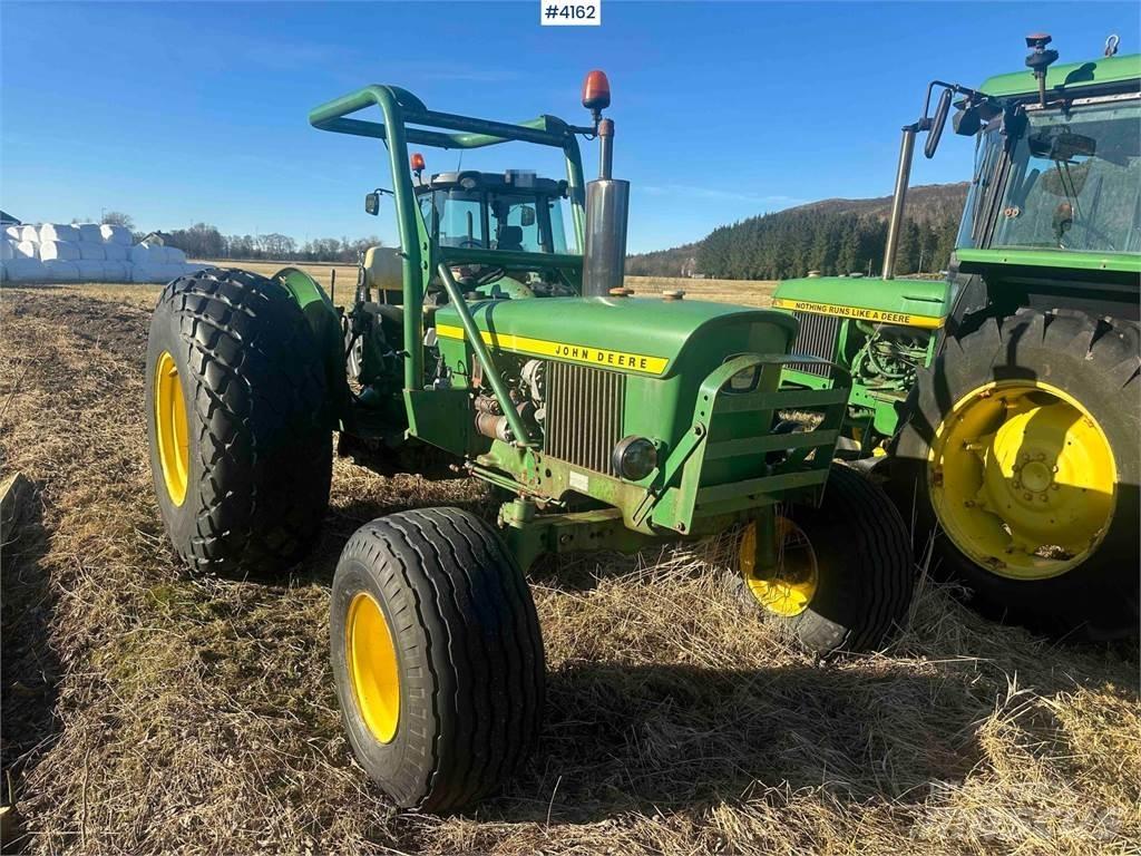 John Deere 1020 トラクター