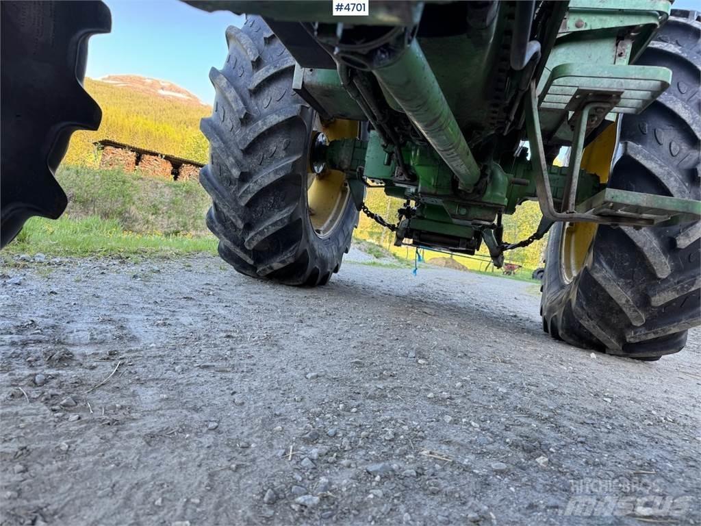 John Deere 3040 トラクター