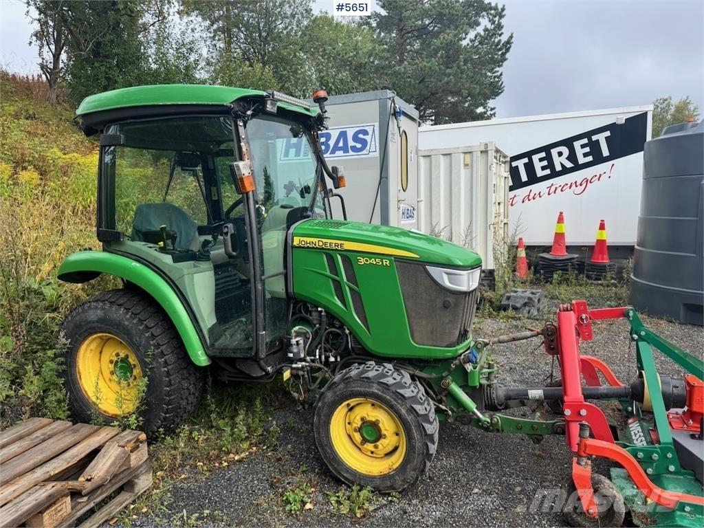 John Deere 3045R トラクター