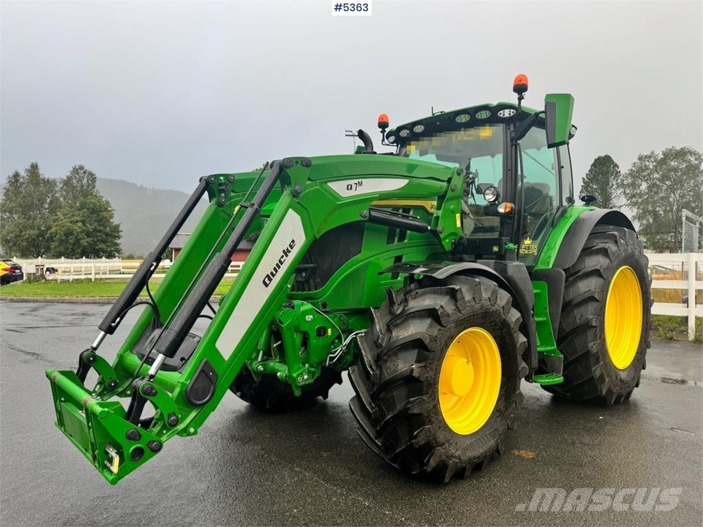 John Deere 6R 215 トラクター