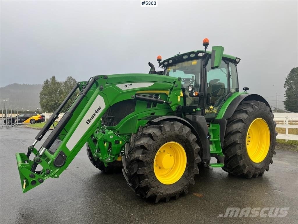 John Deere 6R 215 トラクター