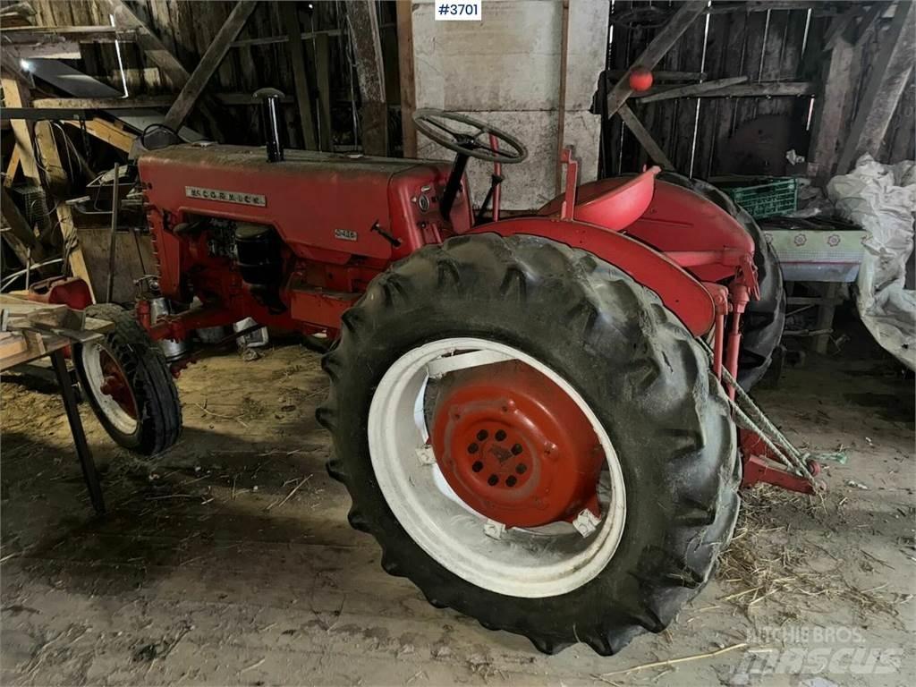 McCormick D-436 トラクター