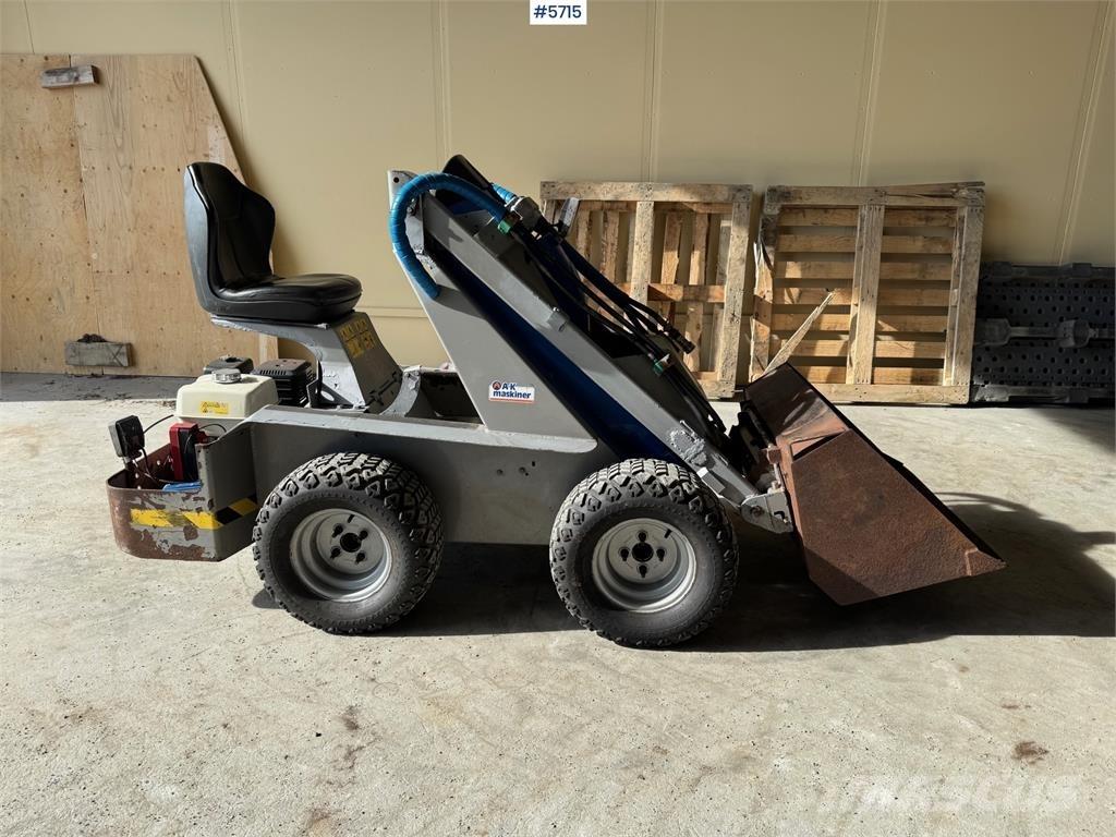 Multione F14B 多目的ローダー
