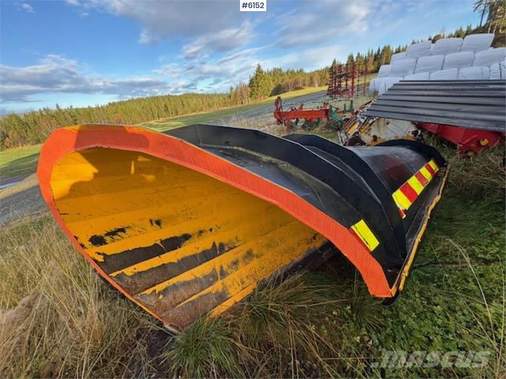  Øveraasen 2651 スノーブレードとプラウ